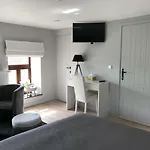 Bed & Breakfast La Maison En Pierre 3*