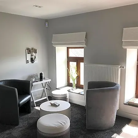 La Maison En Pierre Bed & Breakfast