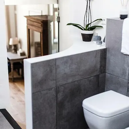 Bed & Breakfast La Maison En Pierre 3*