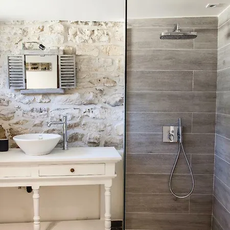 Bed & Breakfast La Maison En Pierre