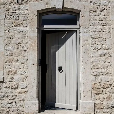 Frühstückspension La Maison En Pierre 3*