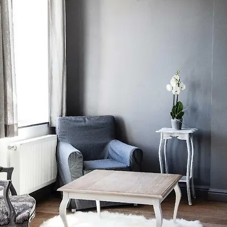 Bed & Breakfast La Maison En Pierre 3*